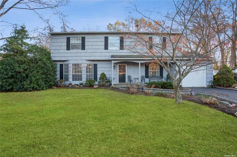 4 Sullivan Ct, Mount Sinai, NY 11766