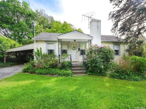 1 Cody Ave, Glen Head, NY 11545