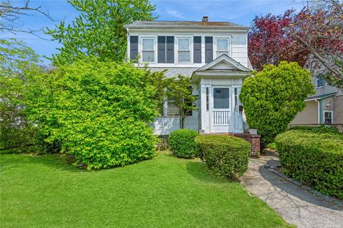 139 Roosevelt Ave, Valley Stream, NY 11581