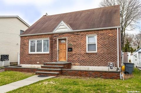 1415 Noel Ave, Hewlett, NY 11557