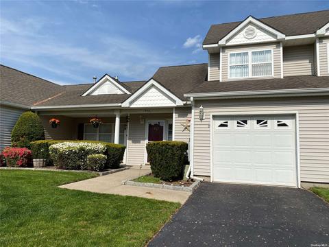 803 Pebble Beach Path #803, Riverhead, NY 11901