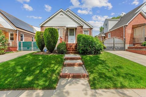 69-45 183rd St, Fresh Meadows, NY 11365