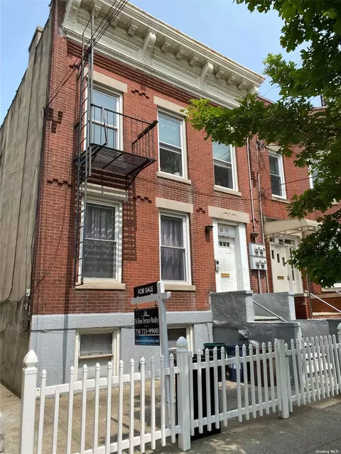 22-70 29th St, Astoria, NY 11105
