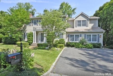 5 Gwen Pl, Greenlawn, NY 11740