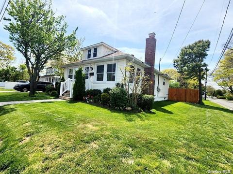 1740 Quarter St, West Babylon, NY 11704