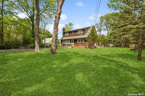 155 Pauls Path, Coram, NY 11727