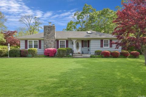 132 S Country Rd, Patchogue, NY 11772