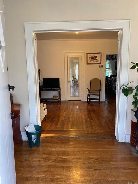 76 Allen St, Hempstead, NY 11550