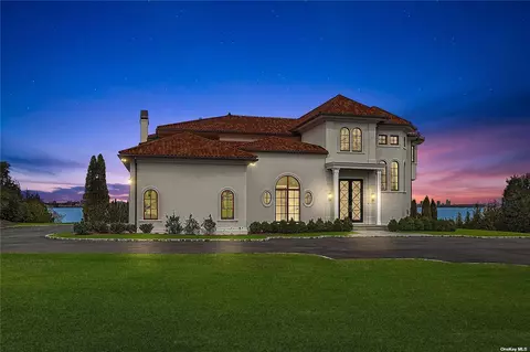 26 Cricket Ln, Great Neck, NY 11024