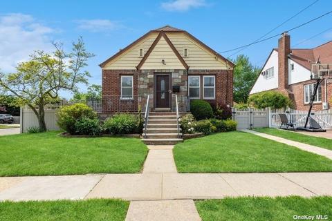 48 Central Blvd, Merrick, NY 11566