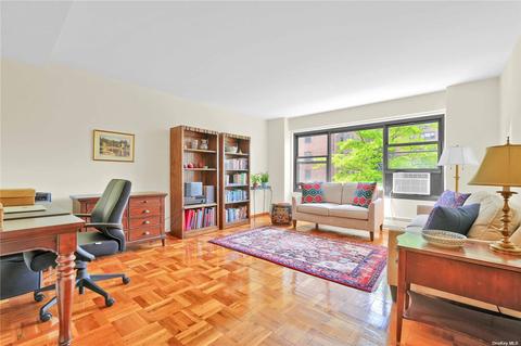 21-50 33rd Rd #3B, Astoria, NY 11106