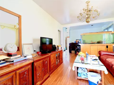 59-24 159th St, Flushing, NY 11365