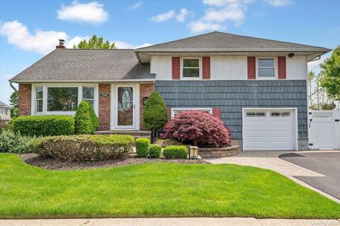 3700 Carlisle Rd, Wantagh, NY 11793