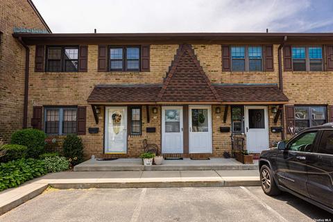 344 Mariners Way #344, Copiague, NY 11726