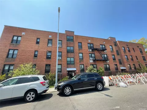 61 10 183 St #3F, Fresh Meadows, NY 11365