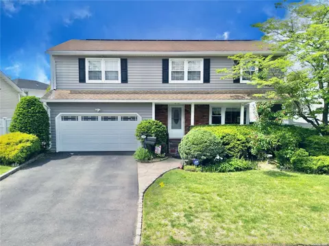 63 Slabey Ave, Malverne, NY 11565