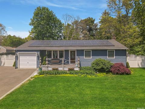 135 Davis St, Hauppauge, NY 11788