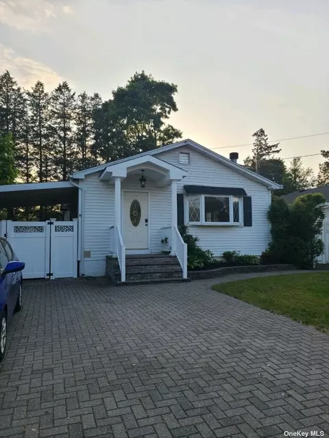 68 Oneida Ave # a, South Setauket, NY 11720