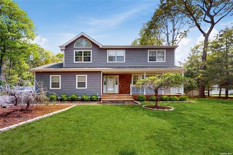 4 Deer Path, Shirley, NY 11967