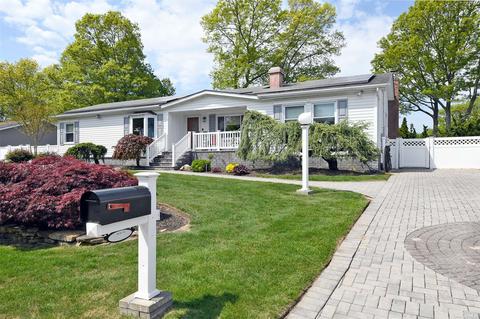 100 8th Ave, Holtsville, NY 11742