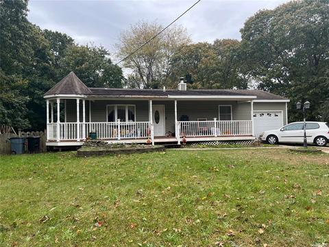 94 Log Rd, Patchogue, NY 11772 photo 1