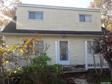 47 Pinelawn Ave, Shirley, NY 11967