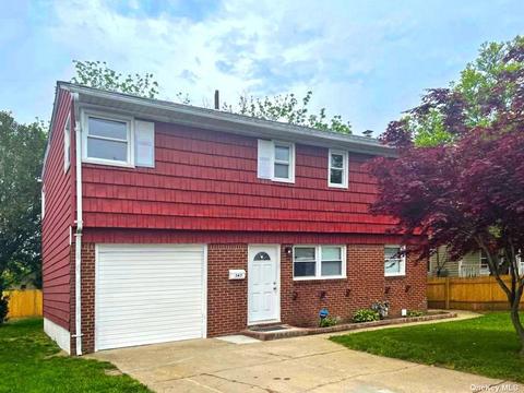 347 Siegel St, Westbury, NY 11590