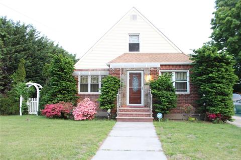 94 Fulton Ave, New Hyde Park, NY 11040
