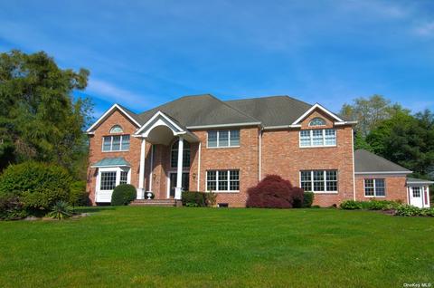 2 Hope, Huntington, NY 11743
