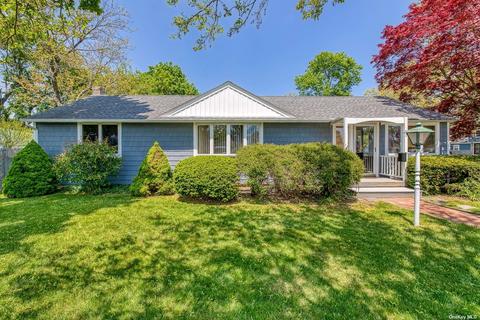 15 Sioux Dr, Bay Shore, NY 11706