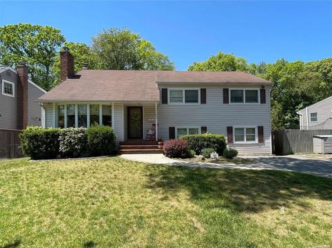 354 Lakeshore Blvd, Massapequa Park, NY 11762