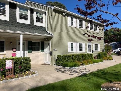 759 Village Dr #-, Hauppauge, NY 11788