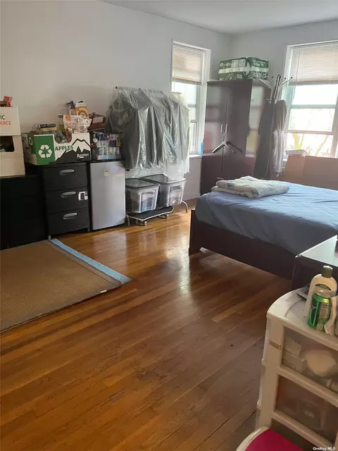 4240 Bowne St #2E, Flushing, NY 11355