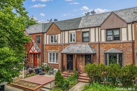 67 33 Fleet St, Forest Hills, NY 11375