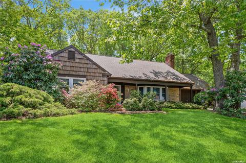 10 Franko Ln, Setauket, NY 11733