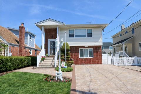 682 2nd S Pl, Garden City South, NY 11530