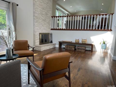 44 Beacon Ln, East Northport, NY 11731