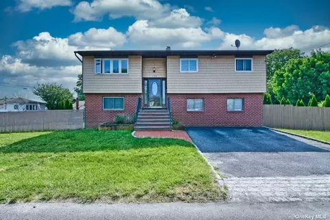 130 Hubbards Path, West Babylon, NY 11704