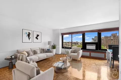 33-47 14th St #11A, Astoria, NY 11106