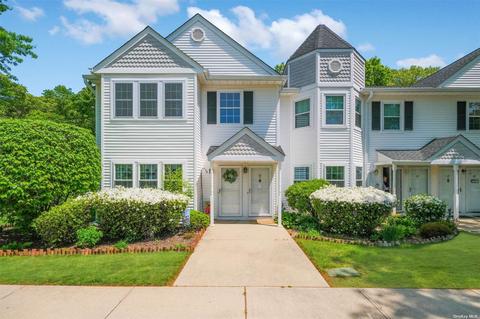 12 Country View Ln #12, Middle Island, NY 11953