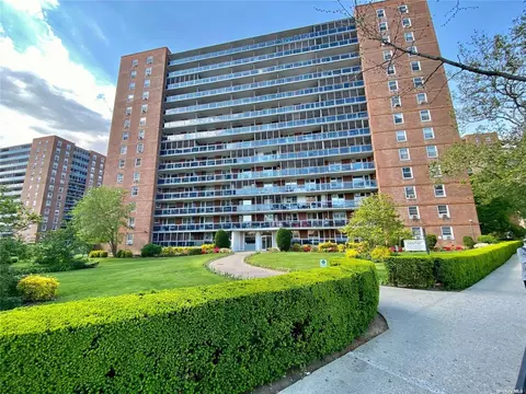 97-37 63 Rd #6L, Rego Park, NY 11374