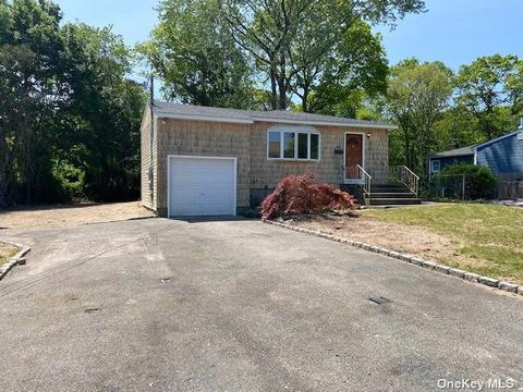 34 Louisiana Ave, Bay Shore, NY 11706