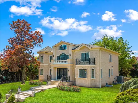 27-34 Little Neck Blvd, Bayside, NY 11360