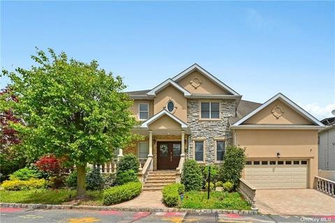 59 Fairway Ln, Staten Island, NY 10301