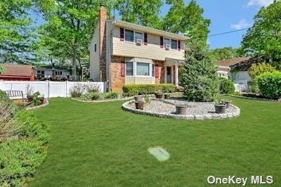 607 Stream St, Babylon, NY 11702