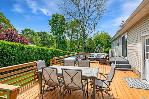 120 Old Orchard Rd, Wading River, NY 11792