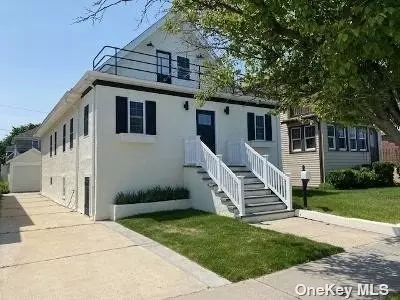 318 W Hudson St, Long Beach, NY 11561