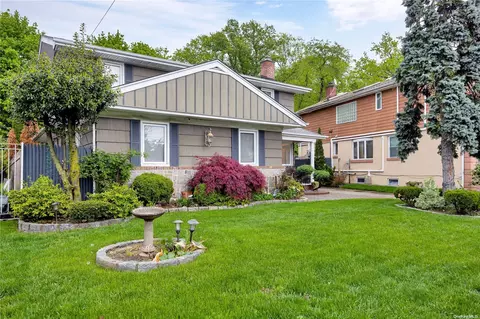56-57 E Hampton Blvd, Bayside, NY 11364