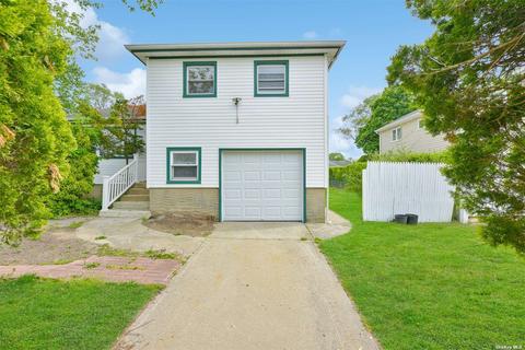 29 S Ford Dr, Massapequa, NY 11758