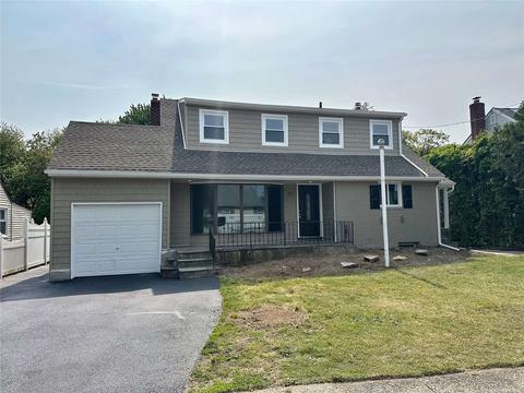 29 Nancy Pl, Massapequa, NY 11758
